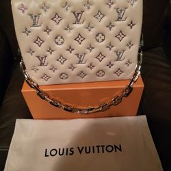 Louis Vuttion Purse
