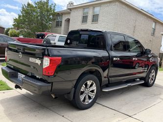 2017 Nissan Titan
