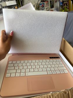 iPad case with White Keyboard