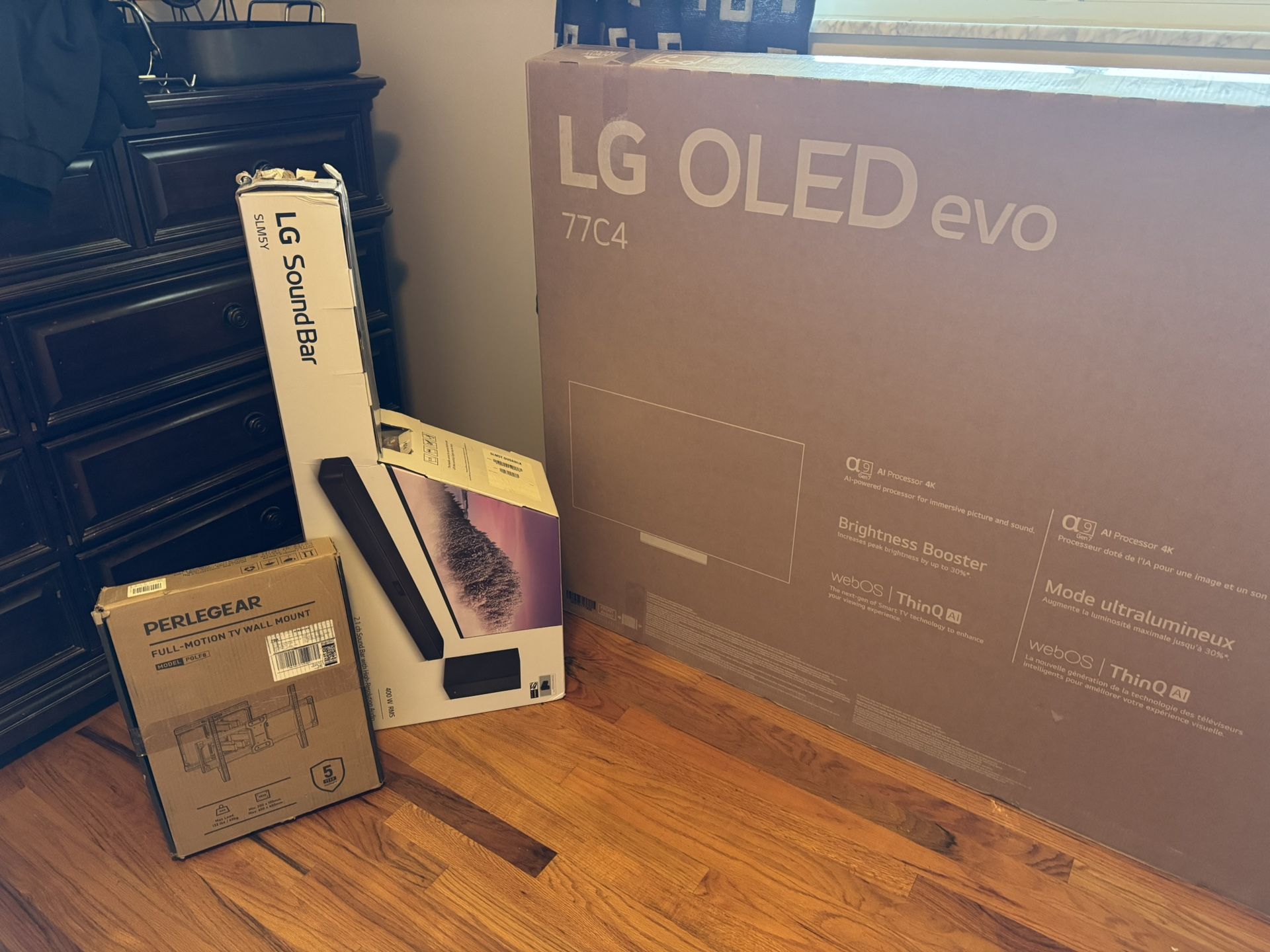 77 Inch Lg Smart Tv./Comes With Surround Sound/ Also Wall Mount