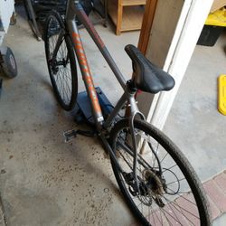 Schwinn Vantage Hybrid bike 