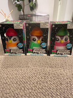 Authentic NeeDoh Squishmas Penguins