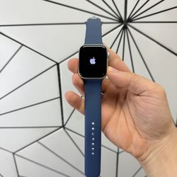 Apple Watch SE 44mm 2nd Silver New with Apple care till March 2026