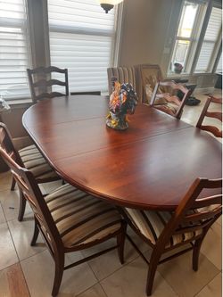 Ethan Allen dining table +8 chairs