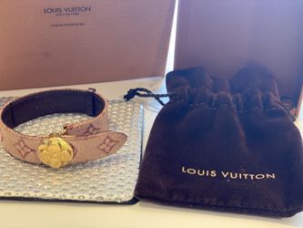 LV Louis Vuitton Bracelet - like new