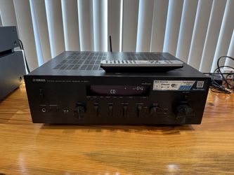 Yamaha R-N602 Hi-Fi Stereo Receiver Amplifier 80W x 2 Black with Remote & Manual