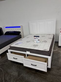 New Queen bed frame with Mattres