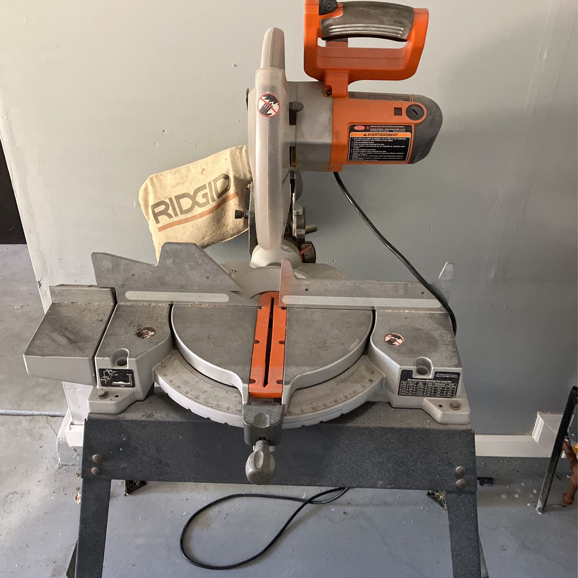 Table Saw Comes With Stand 