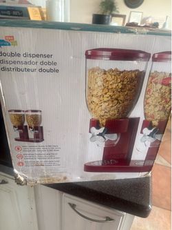 Dual cereal dispenser