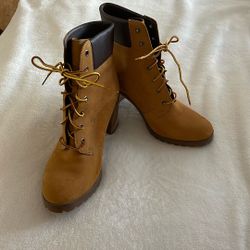 Women Boots Timberland Size 10