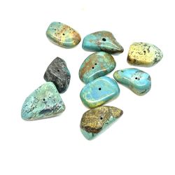 Lot Of 9 Turquoise Beads   409