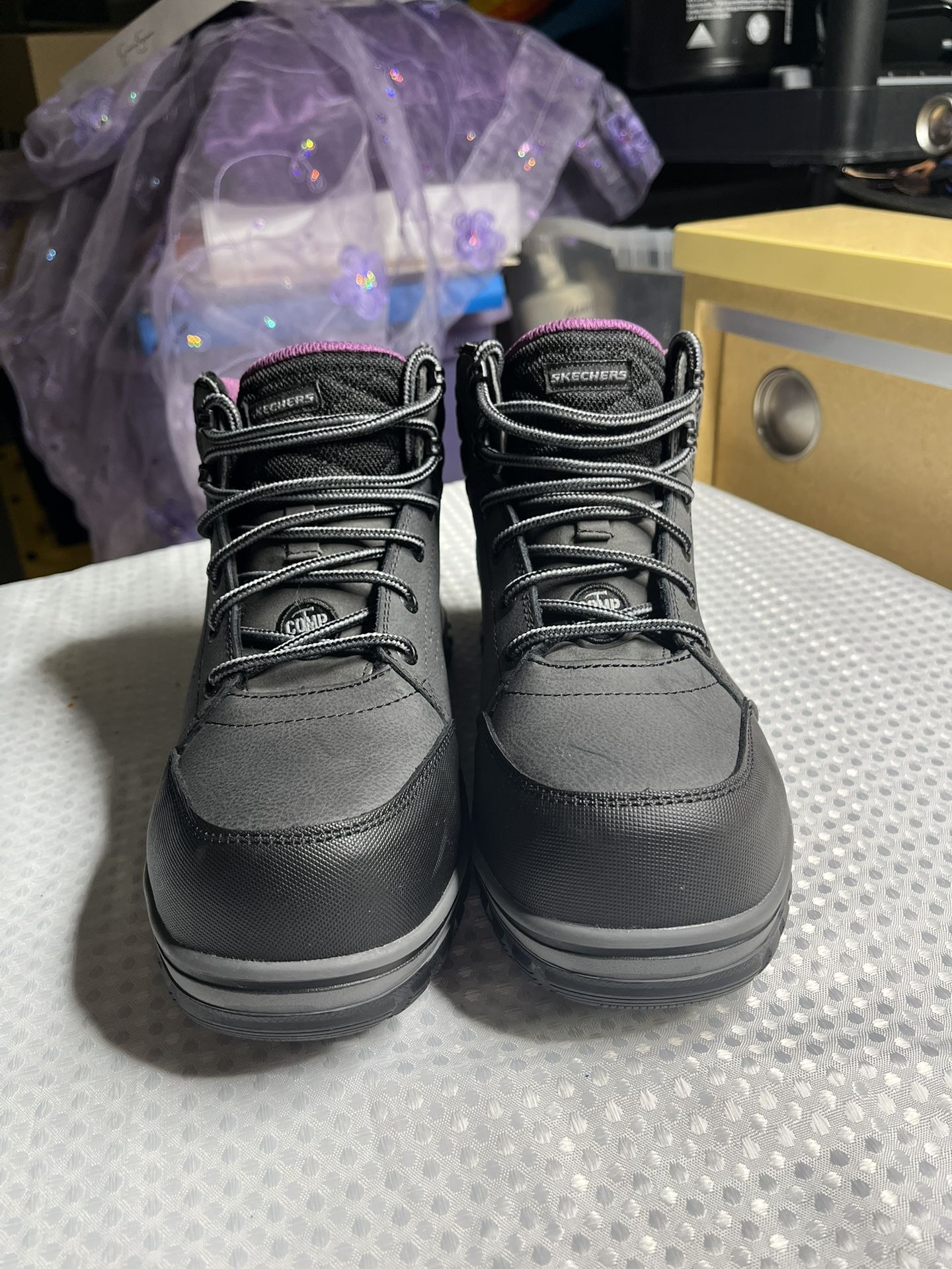 Woman's Sketchers Boots