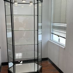 Black Showcases High 6 Feet