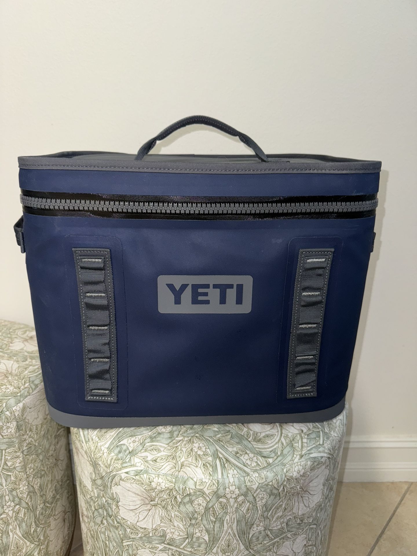 Yeti Hopper Flip 18