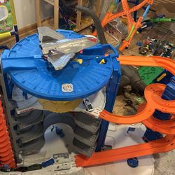 Hot Wheels Super Ultimate Garage