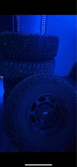 Baja boss mikey thompson at 37x12.50r17 jeep tires
