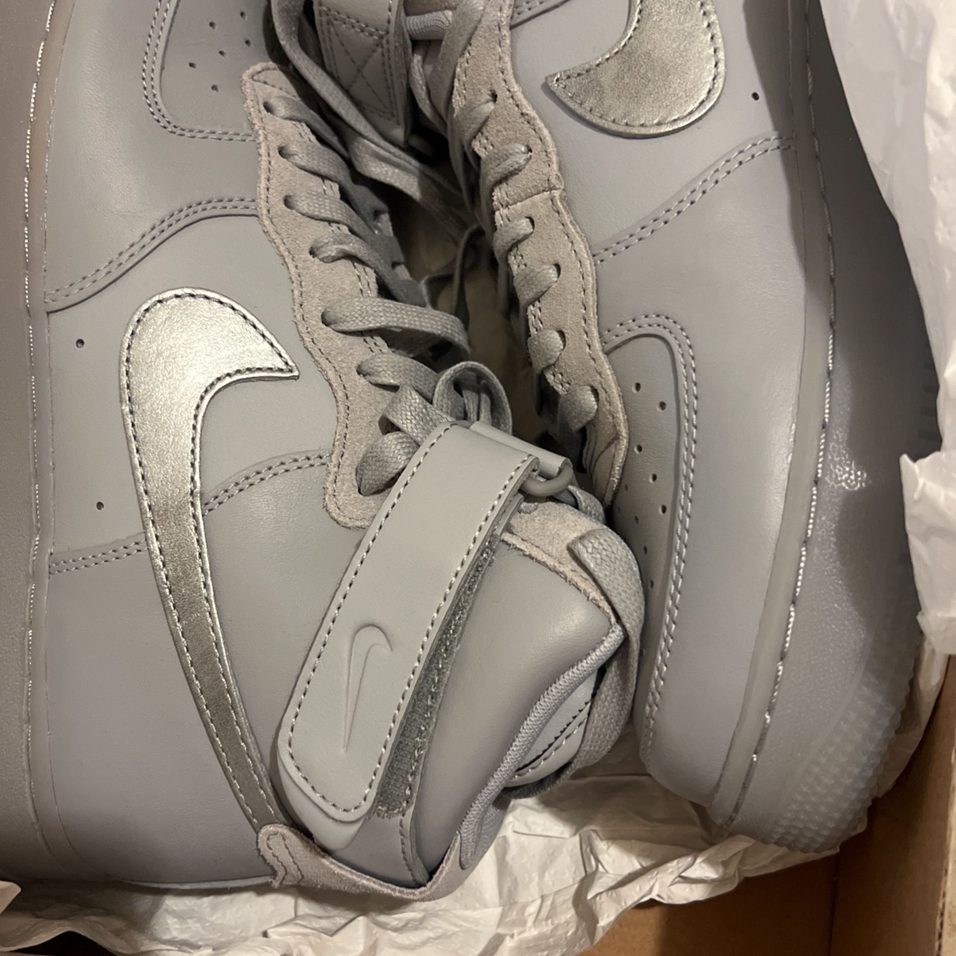 Air Force 1 Never Used $100