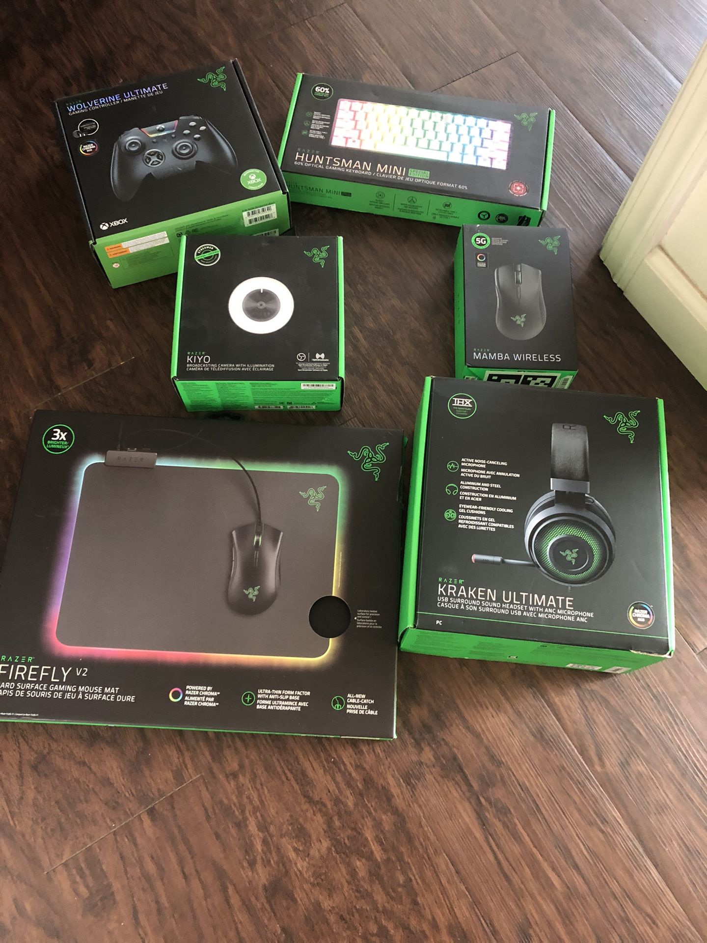 RAZER Stuff READ DESCRIPTION PICK UP ONLY NO TRADE 👉FIRM ON PRICE👈ONLY CASH 💵 💲275 FOR All NOT SELLING SEPARATELY 👀