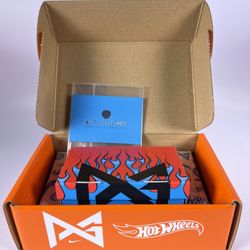 Hot Wheels Exclusive Paul George X Nike Circle Tracker 2022 Mattel