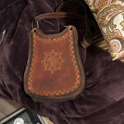 BROWN LEATHER CROSS BODY