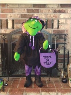 Vintage 1980s never used 36"K/D Standing Witch