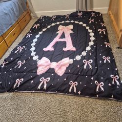 Twin size comforter