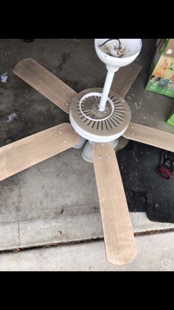 Selling fan works great just needs to be clean up