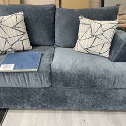 BLUE LOVESEAT
