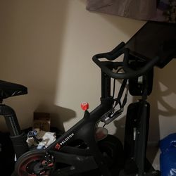 CHEAPEST DEAL EVER! PELOTON BIKE V3 FOR SALE!  Priced To sell Fast!!!!