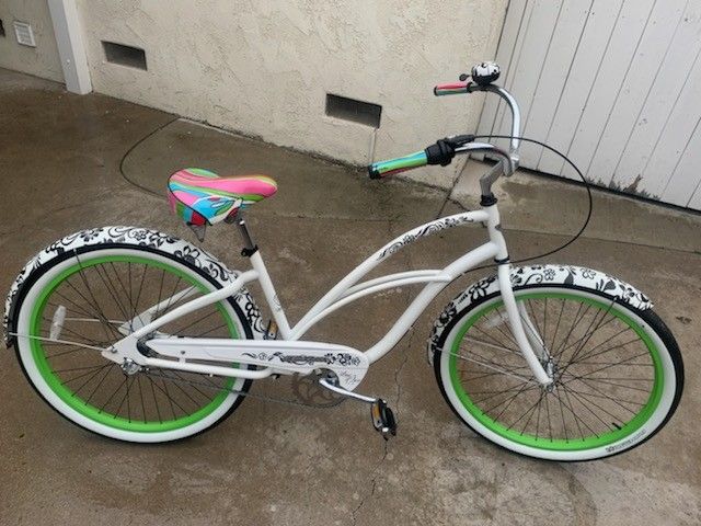 Electra Blanc Et Noir 3i beach cruiser good condition