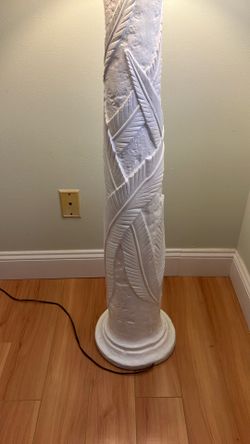 FLOOR. LAMP