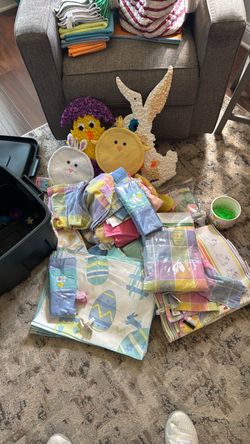 Tote of Easter Decor