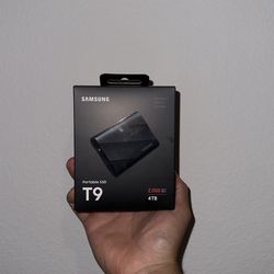Samsung - T9 Portable SSD 4TB