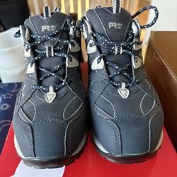 Alloy toe work boots