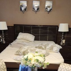 8 - piece Queen size bedroom set