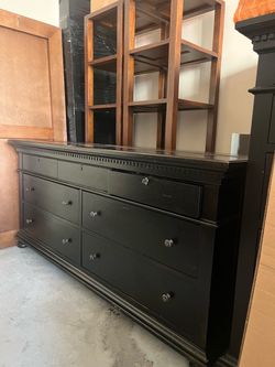 Black Wood Dresser Set with Multiple Drawers