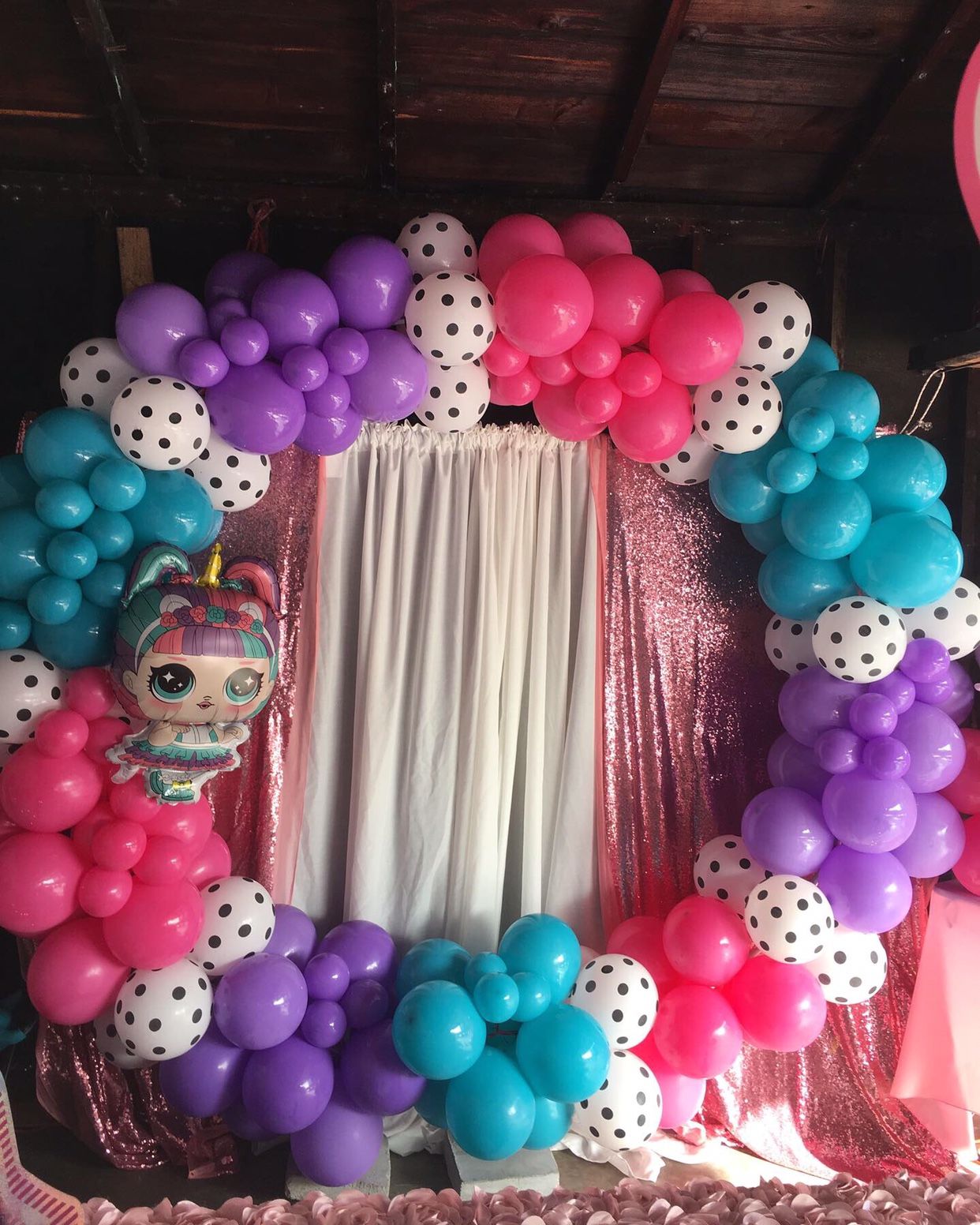 LOL Surprised Dolls Balloon Decoration