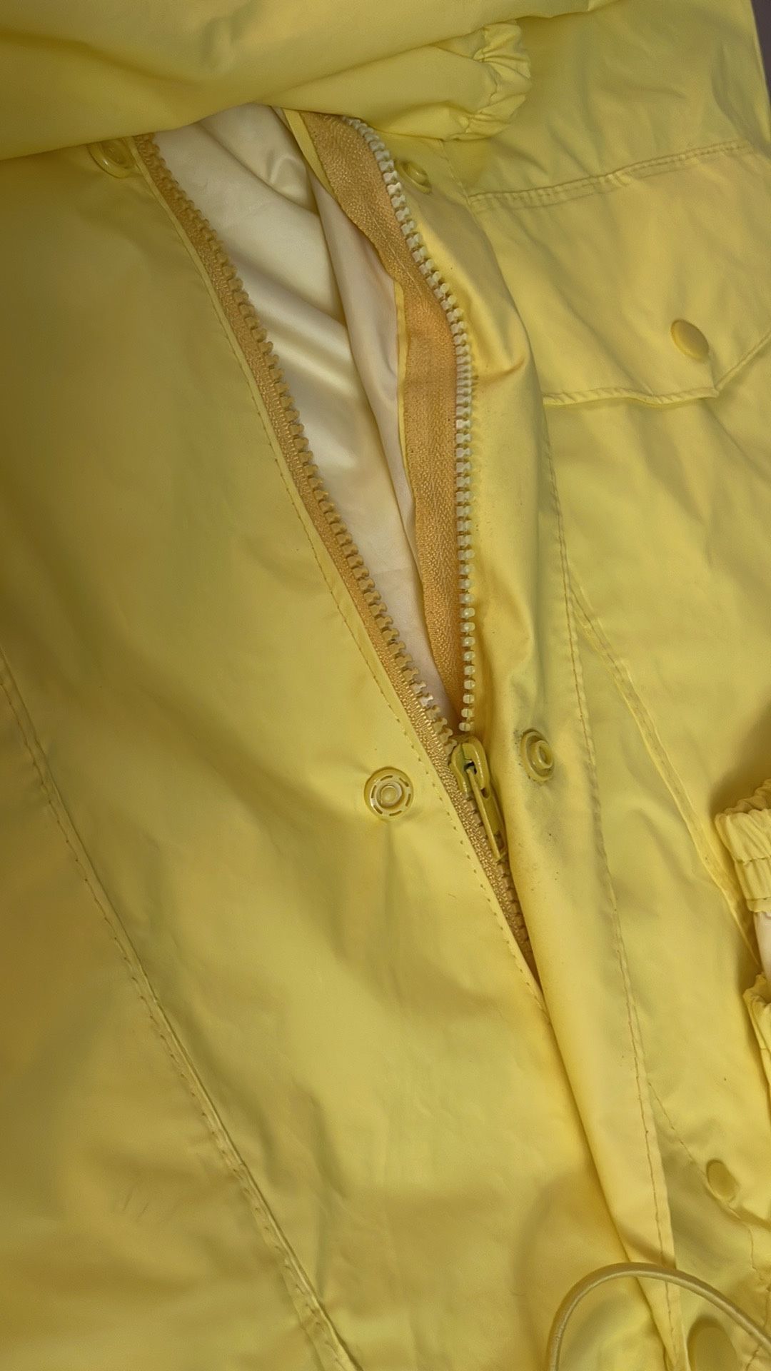 New Medium Rain Jacket And Pants