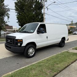 2012 Ford E-350