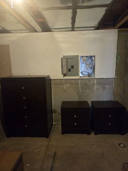 Matching Dresser And 2 Nightstands