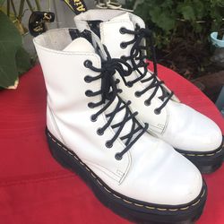 Dr Martin Boots Size 6” Mens 7 “ladies