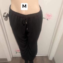 New Women’s Pants Size Medium 