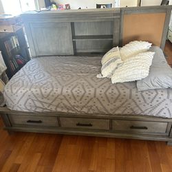 Bedroom Set, Bed, Dresser And Desk