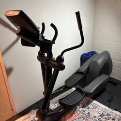 Life Fitness X9I Elliptical CrossTrainer 