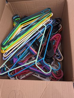 Hangers Many Colors, Lot of 90 hangers