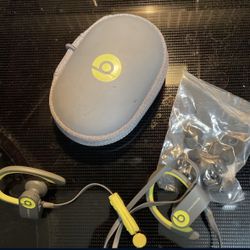 Powerbeats High-Performance Wireless Earphones with Apple H1 Headphone Chip