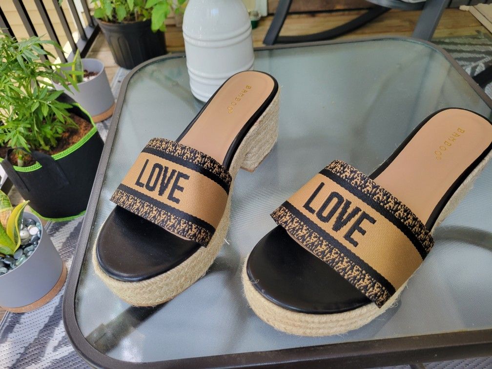 Sandles