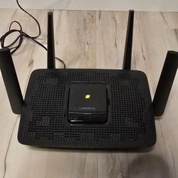Linksys Triband Router - AC2200