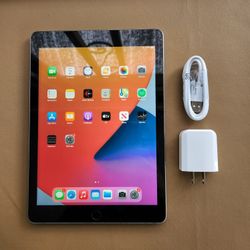 Apple iPad 6 - Wifi - Like New 