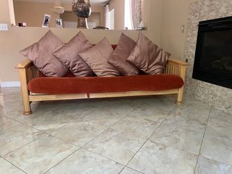 Futon coach